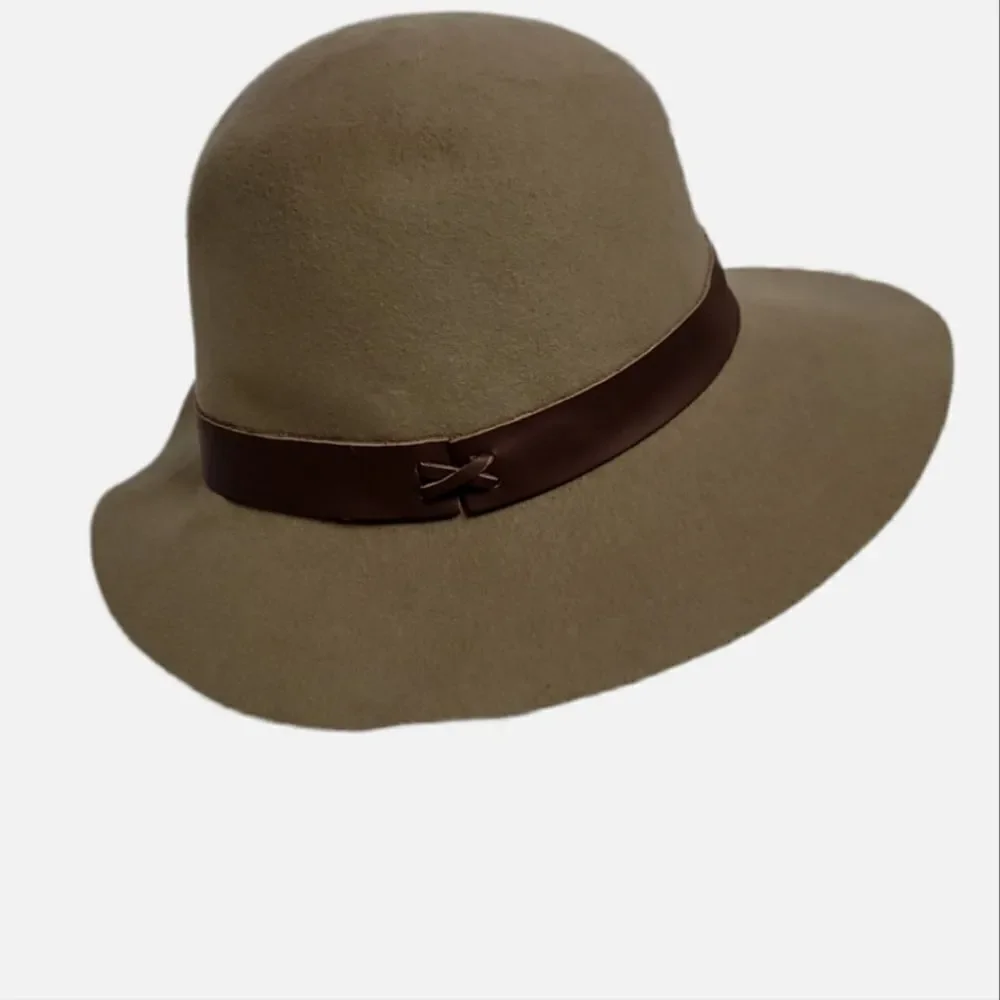 HAT ATTACK fedora tan‎ wool hat with brown leather strap detail